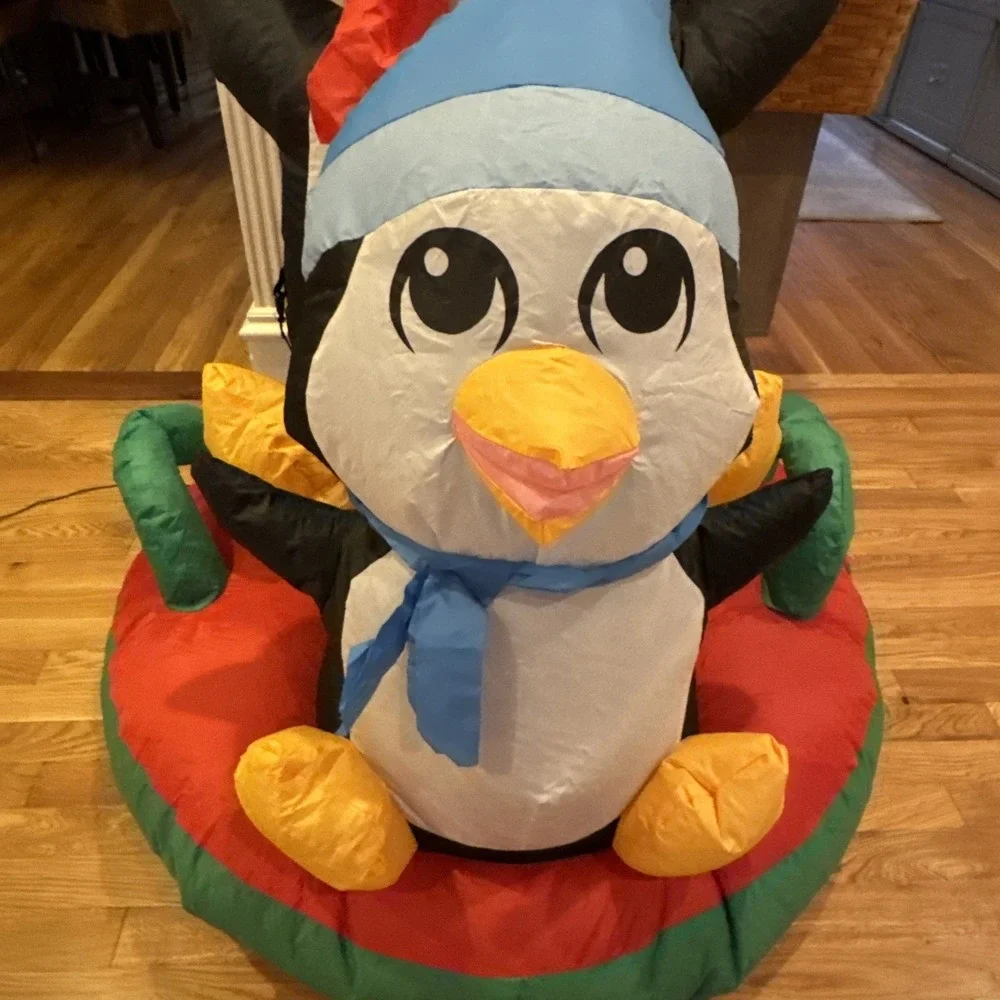 Gemmy Airblown Inflatable Penguins On‎ Tube 4 ft Christmas Holiday Yard Decor